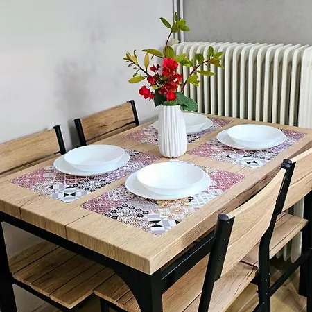 Cozypolis Apartment *